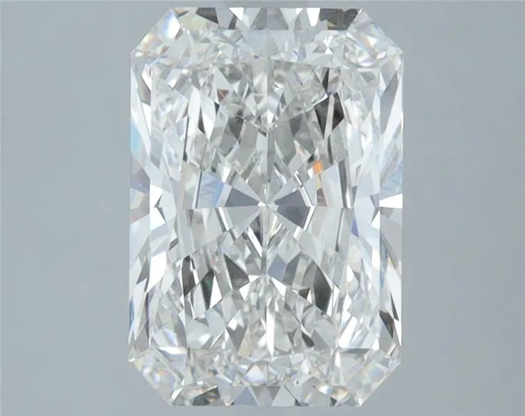 3.03ct Radiant Lab Grown Diamond (Colour G, Clarity VVS2, IGI Certified)
